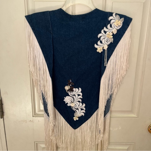 Wanted by Beads beautiful denim shawl/vest with beads and fringe. One size - Picture 7 of 7